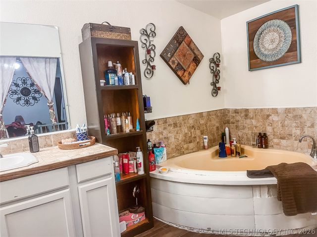 113691 S Douglas Street, Eufaula, OK 74432