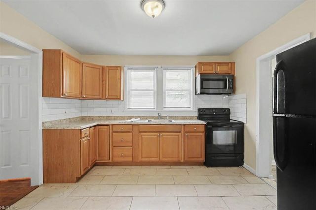 1804 Marshall AVE, Newport News, VA 23607