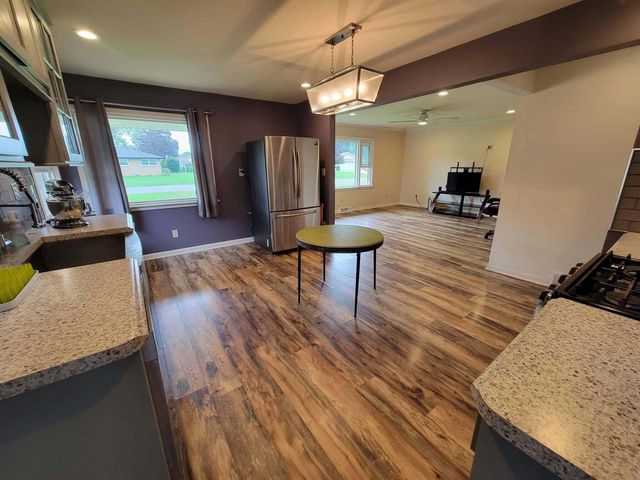 5310 S 115th STREET, Hales Corners, WI 53130