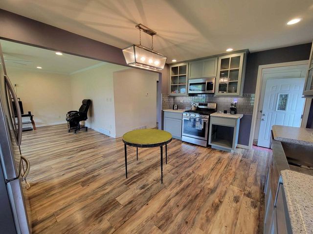 5310 S 115th STREET, Hales Corners, WI 53130