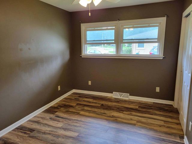 5310 S 115th STREET, Hales Corners, WI 53130