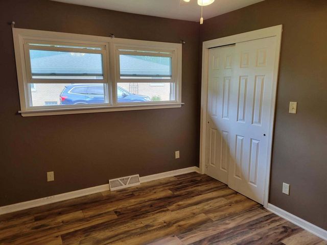5310 S 115th STREET, Hales Corners, WI 53130
