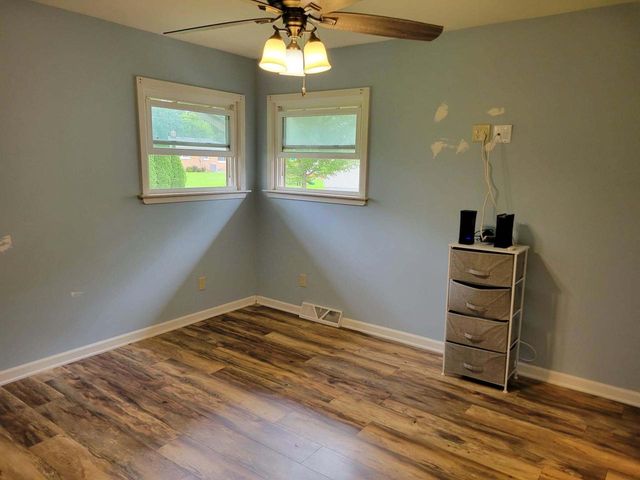 5310 S 115th STREET, Hales Corners, WI 53130