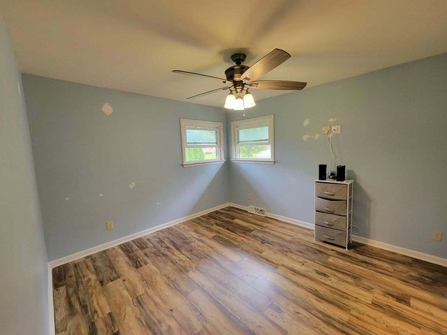 5310 S 115th STREET, Hales Corners, WI 53130