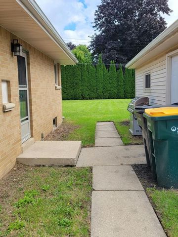 5310 S 115th STREET, Hales Corners, WI 53130