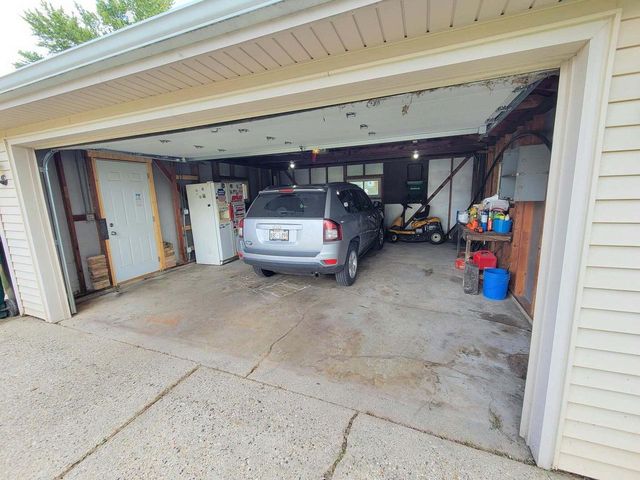 5310 S 115th STREET, Hales Corners, WI 53130
