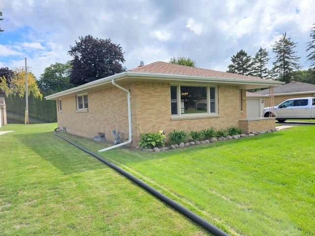 5310 S 115th STREET, Hales Corners, WI 53130