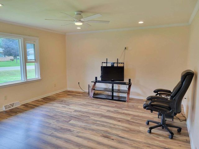 5310 S 115th STREET, Hales Corners, WI 53130