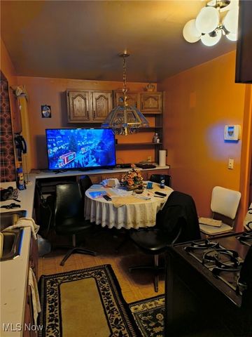 18743 Garden Boulevard, Cleveland, OH 44128