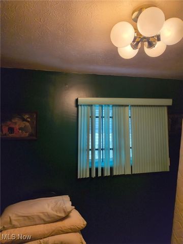 18743 Garden Boulevard, Cleveland, OH 44128