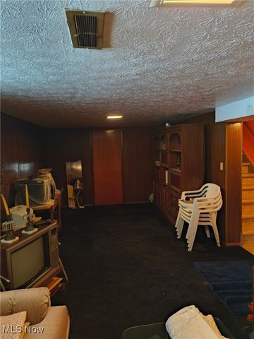 18743 Garden Boulevard, Cleveland, OH 44128