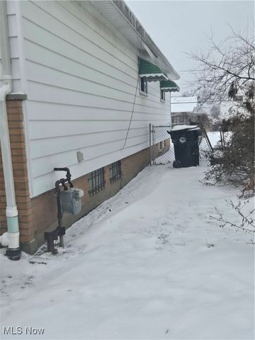 18743 Garden Boulevard, Cleveland, OH 44128