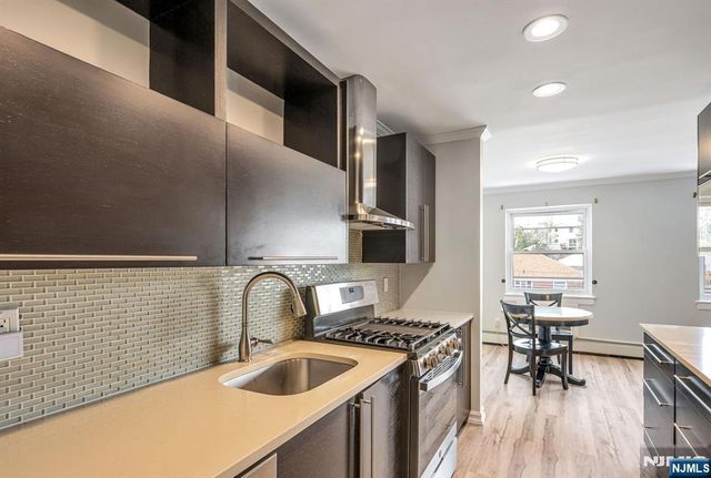 2200 Center Avenue C1, Fort Lee, NJ 07024