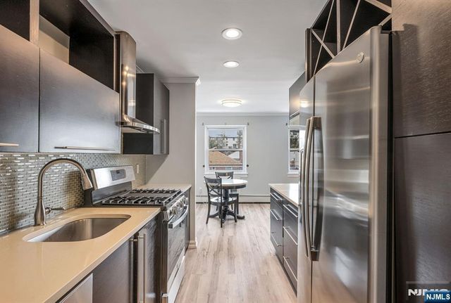 2200 Center Avenue C1, Fort Lee, NJ 07024