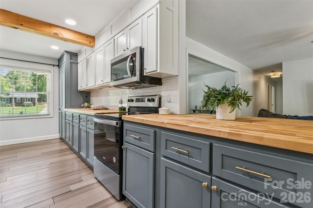 8420 Wilson Woods Drive, Charlotte, NC 28227
