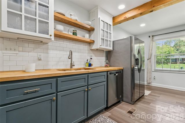 8420 Wilson Woods Drive, Charlotte, NC 28227