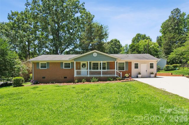 8420 Wilson Woods Drive, Charlotte, NC 28227