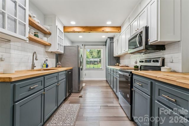 8420 Wilson Woods Drive, Charlotte, NC 28227