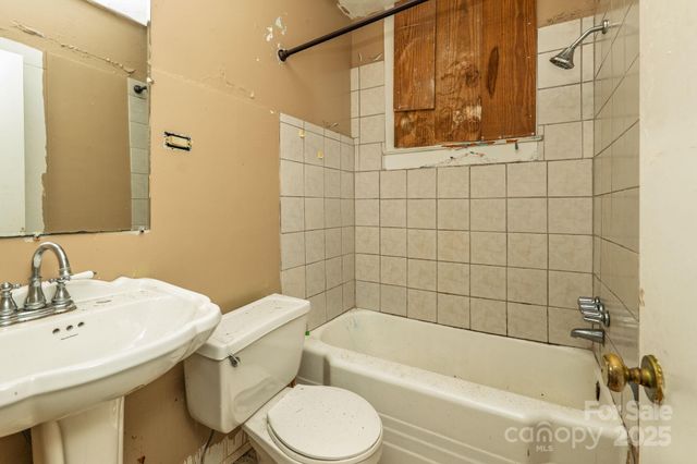909 Wabash Avenue, Charlotte, NC 28208