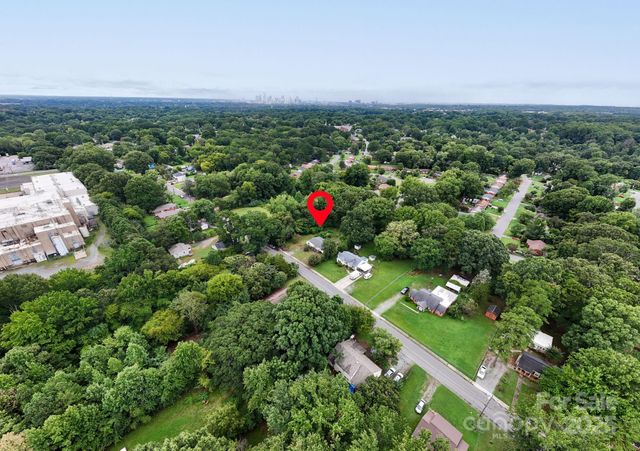 909 Wabash Avenue, Charlotte, NC 28208