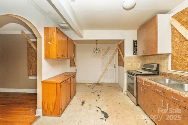 909 Wabash Avenue, Charlotte, NC 28208
