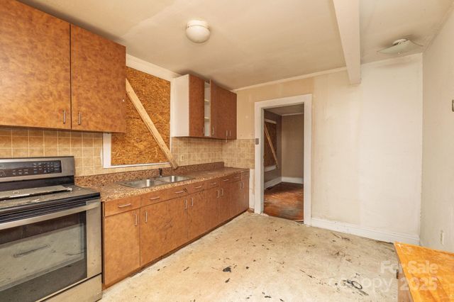 909 Wabash Avenue, Charlotte, NC 28208