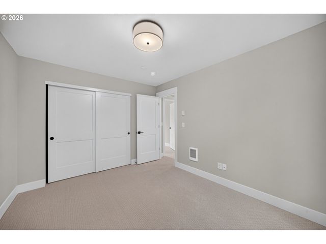 10955 Ne Wygant St, Portland, OR 97220