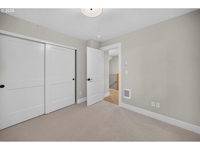 10955 Ne Wygant St, Portland, OR 97220