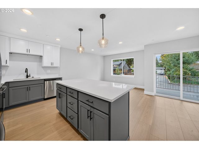 10955 Ne Wygant St, Portland, OR 97220