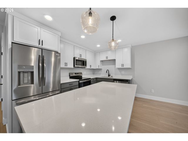 10955 Ne Wygant St, Portland, OR 97220