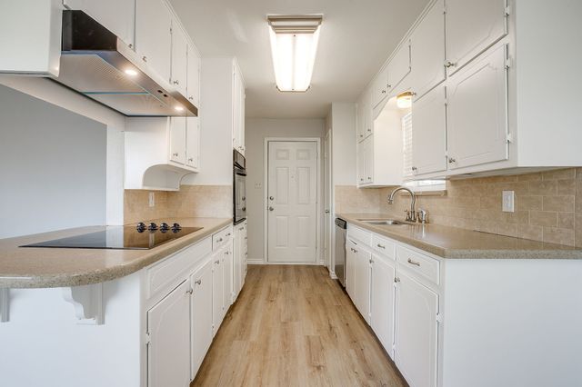 6217 Sunnybrook Drive, Watauga, TX 76148