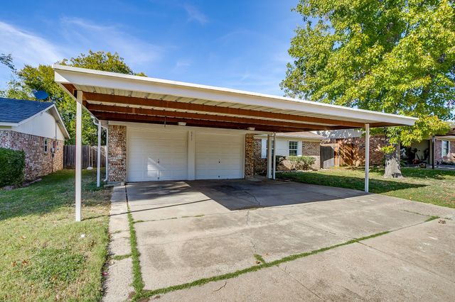 6217 Sunnybrook Drive, Watauga, TX 76148