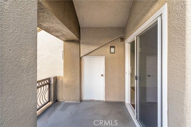 430 Lake Street 304, Huntington Beach, CA 92648