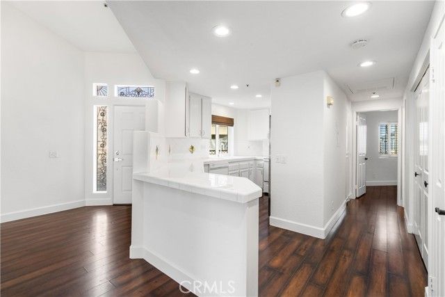 430 Lake Street 304, Huntington Beach, CA 92648