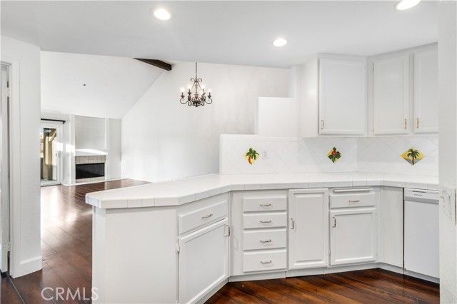 430 Lake Street 304, Huntington Beach, CA 92648