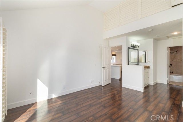 430 Lake Street 304, Huntington Beach, CA 92648