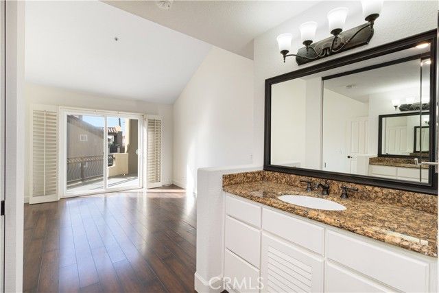 430 Lake Street 304, Huntington Beach, CA 92648