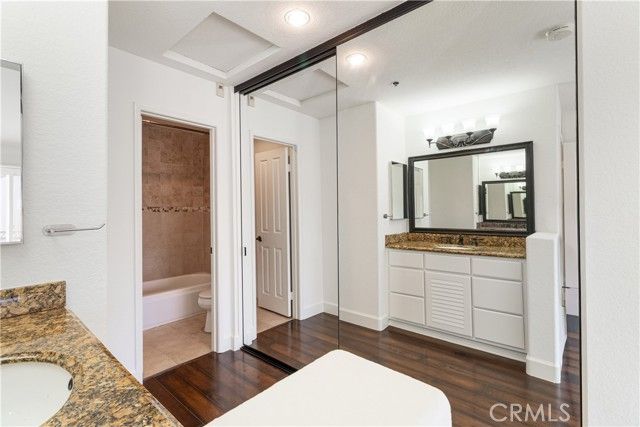 430 Lake Street 304, Huntington Beach, CA 92648