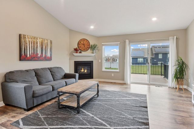 1936 Meridian Curve, Carver, MN 55315