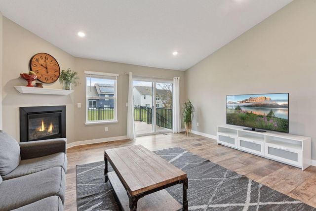 1936 Meridian Curve, Carver, MN 55315