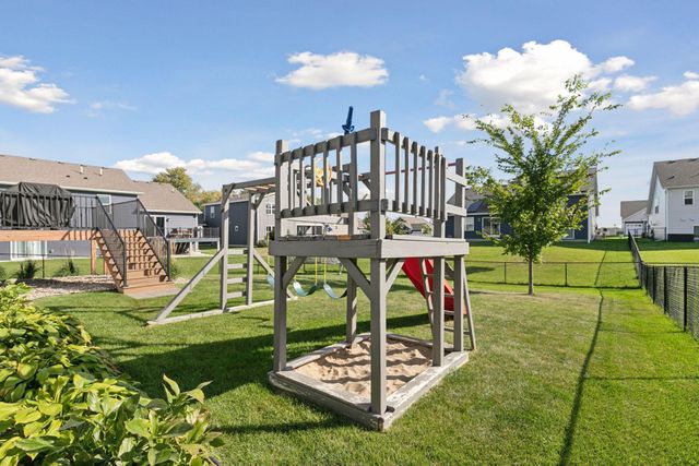 1936 Meridian Curve, Carver, MN 55315