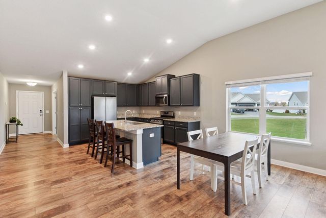 1936 Meridian Curve, Carver, MN 55315