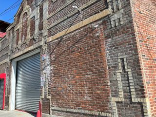 15 East Farm Street, Waterbury, CT 06704