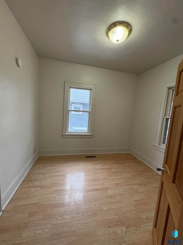 509 S Grange Ave Avenue, Sioux Falls, SD 57104