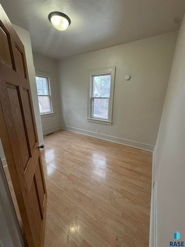 509 S Grange Ave Avenue, Sioux Falls, SD 57104