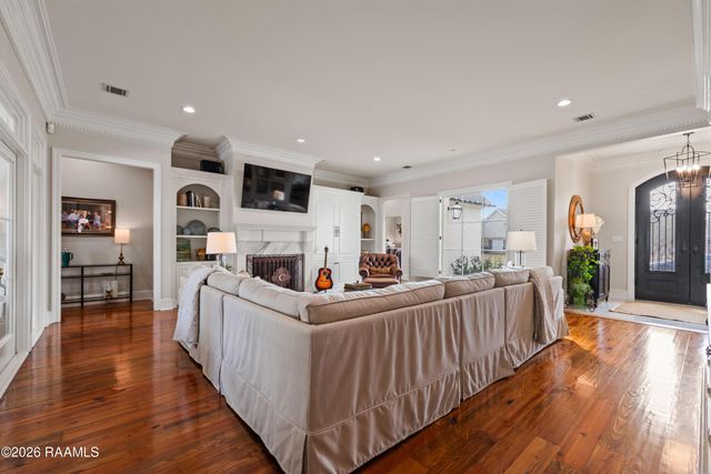 310 Sawgrass Lane, Broussard, LA 70518