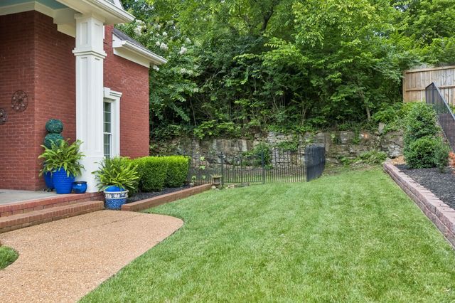 314 W 6th St Apt 7, Columbia, TN 38401
