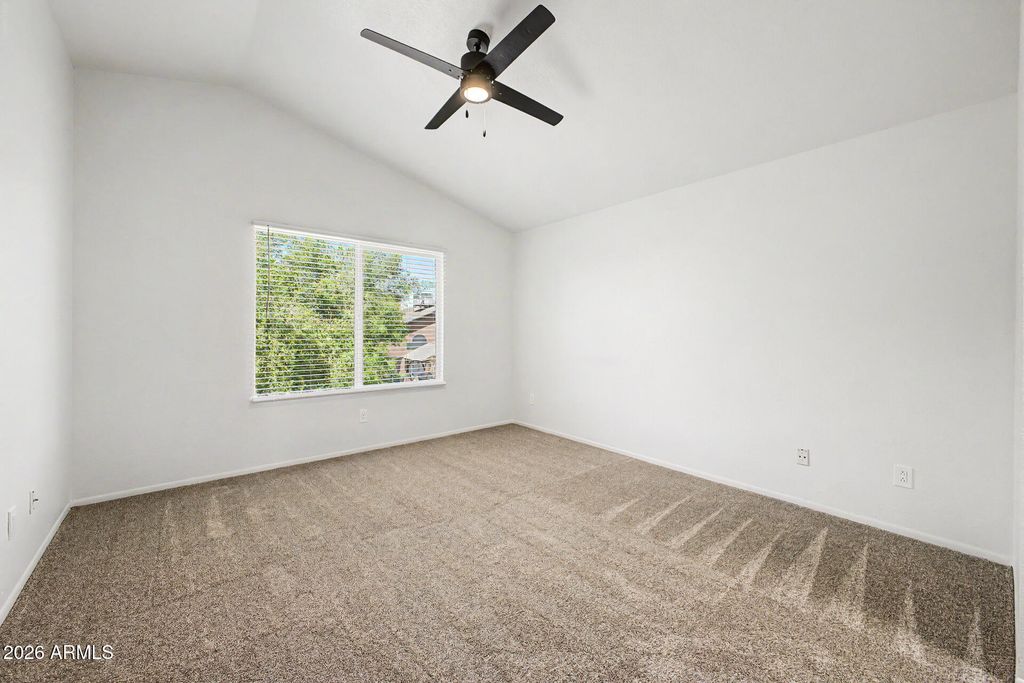 Image 17 of property listing at 11822 N 76TH Drive, Peoria, AZ 85345