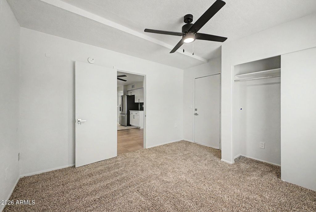 Image 22 of property listing at 11822 N 76TH Drive, Peoria, AZ 85345