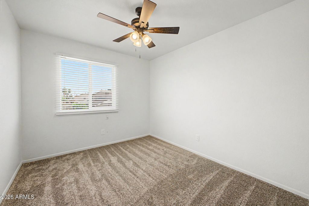 Image 25 of property listing at 11822 N 76TH Drive, Peoria, AZ 85345
